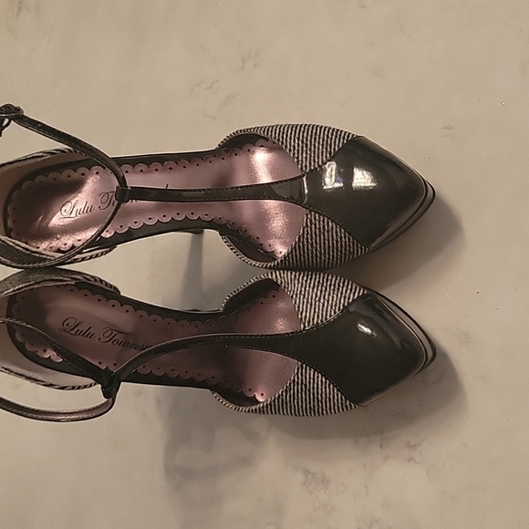 Never Worn Lulu Townsend heels - Picture 2 of 3